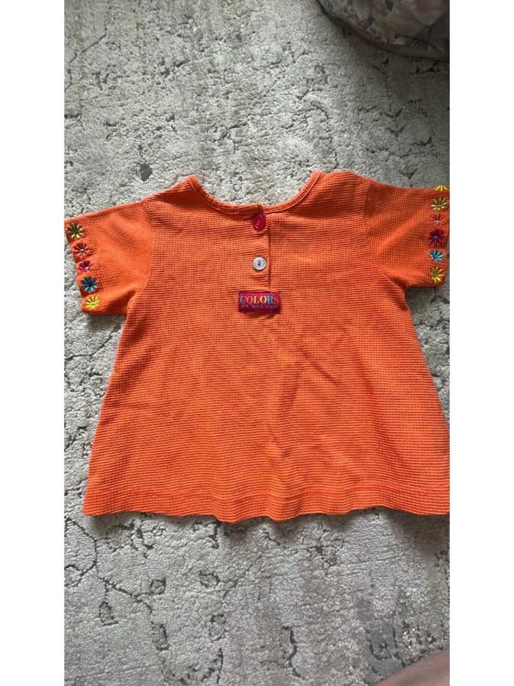 baby beluga orange shirt‎ 4?